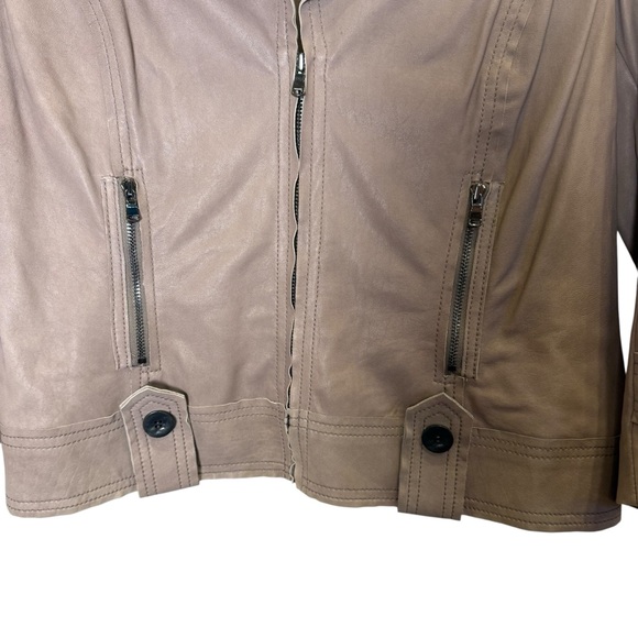 St. John Women's Taupe Lightweight Leather Jacket sz 4 - Picture 3 of 16